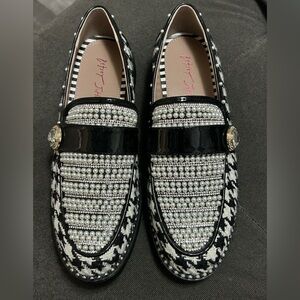 Betsey Johnson Darian Loafers Houndstooth